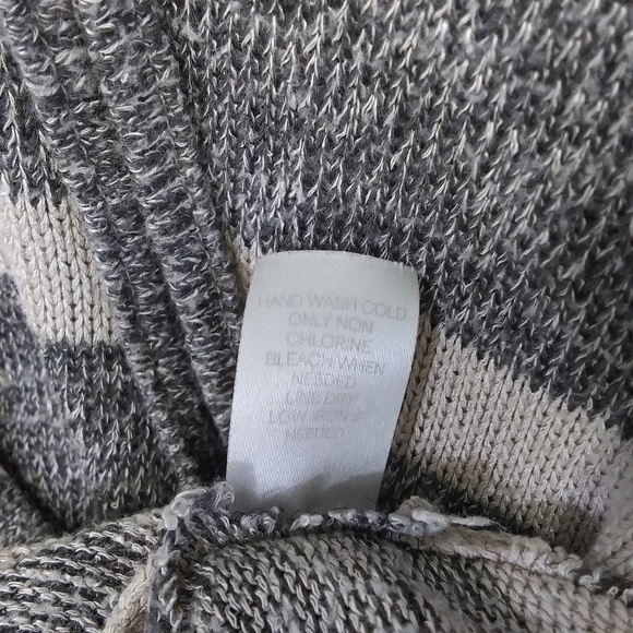 Charming Charlie Sweater Top Gray Short Sleeved Oversize Pullover Size Small - Picture 5 of 8